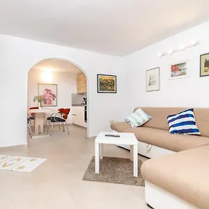  Apartment Lea
