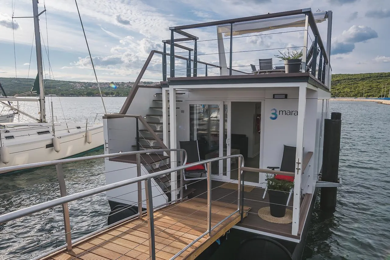 Floating Holiday Home Punat Apartment