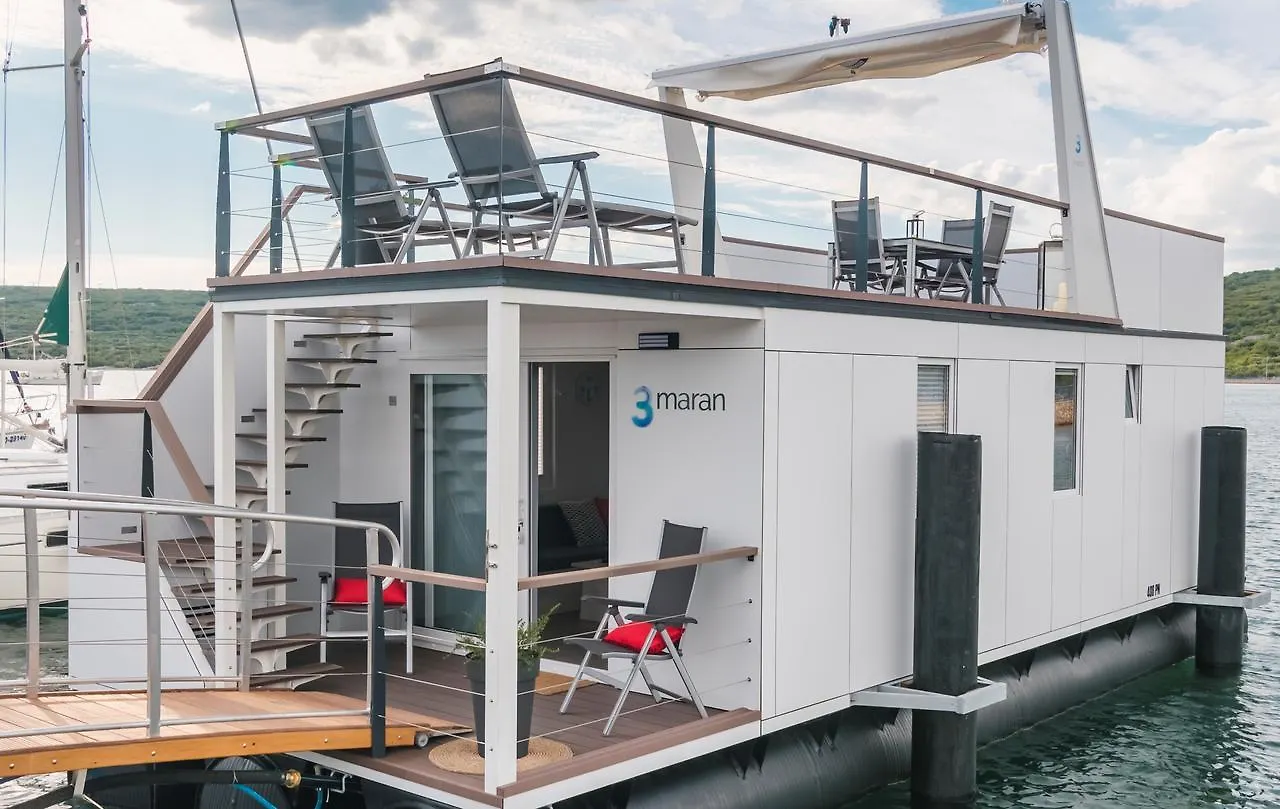 Floating Holiday Home Punat Apartment