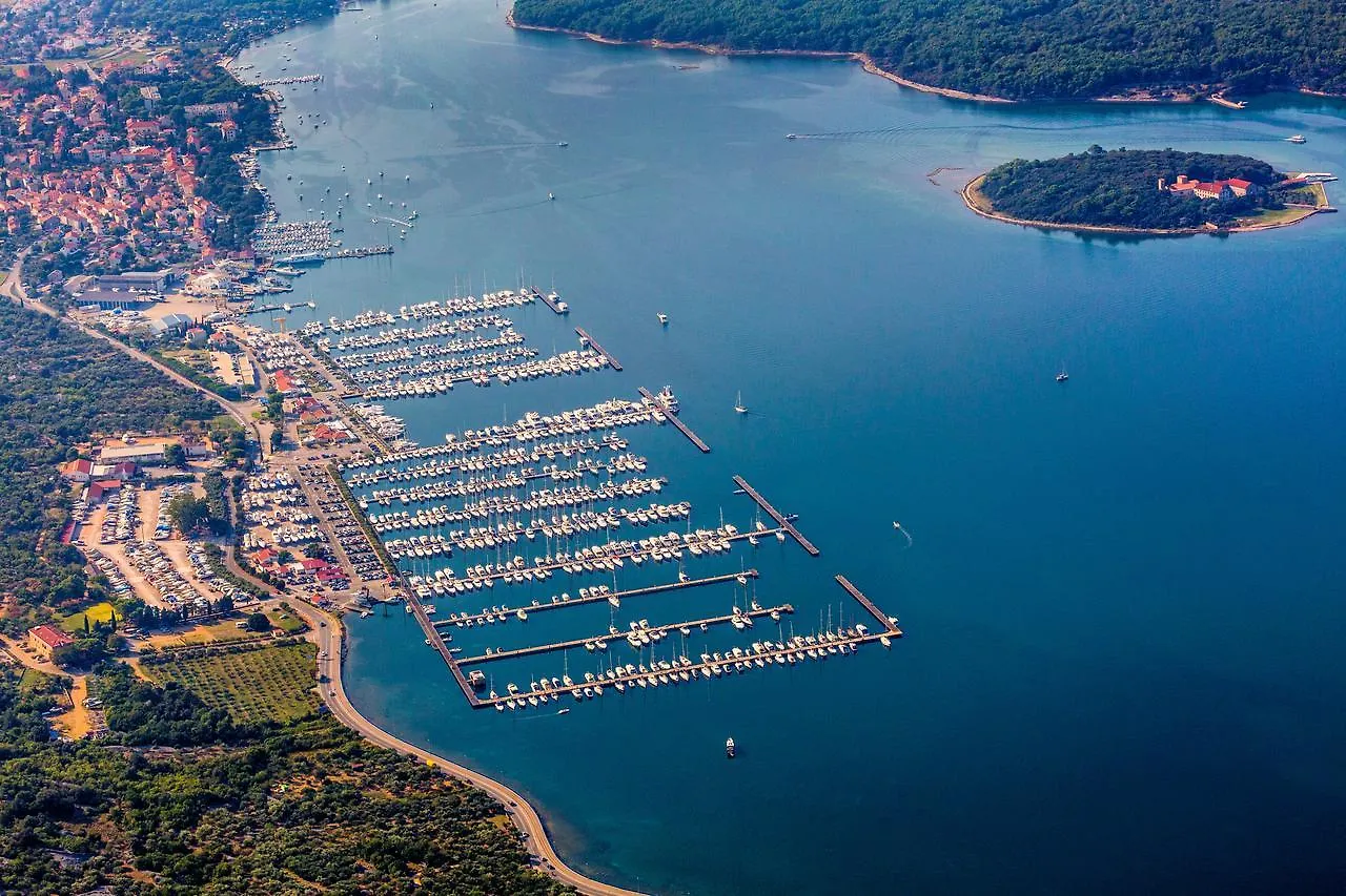 Floating Holiday Home Punat Apartment
