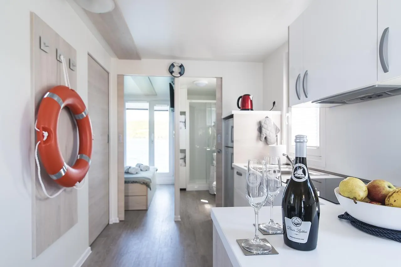 Floating Holiday Home Punat Apartment