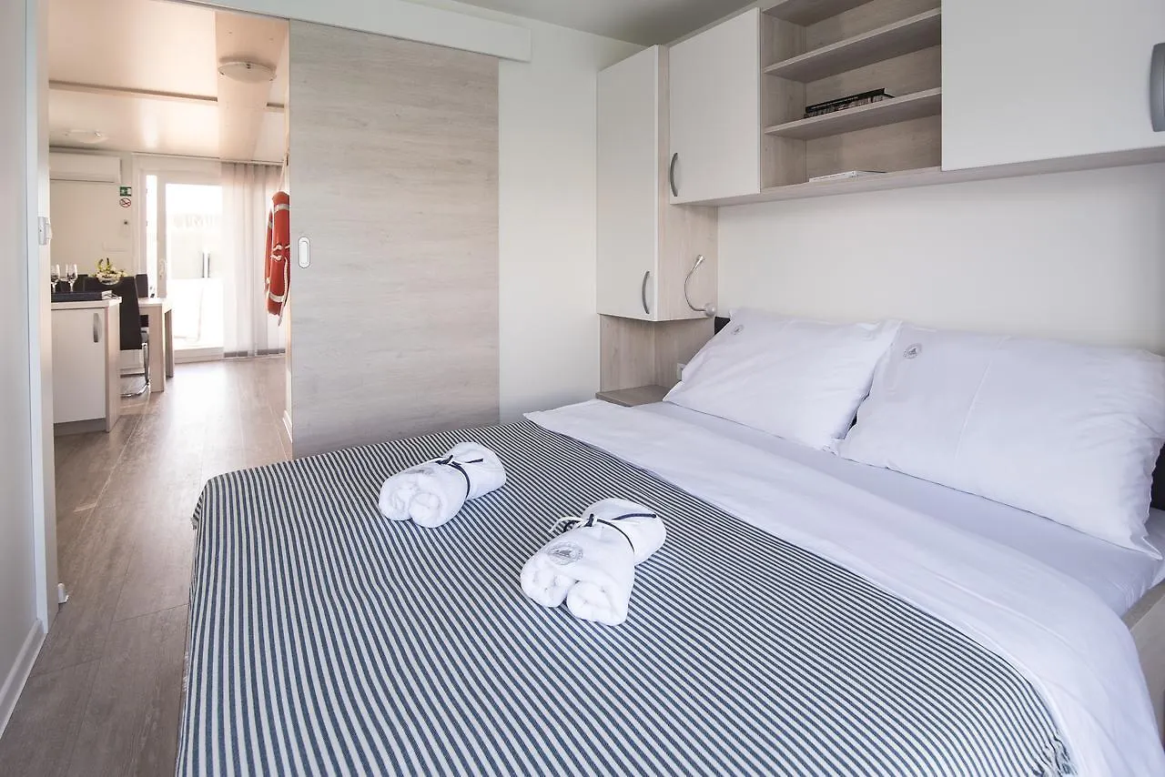 Apartment Floating Holiday Home Punat